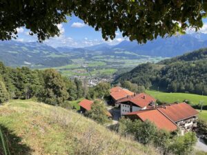 Hocheck-Berggasthof-Aussichtspunkt-Wandern