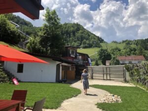 Garten Ferienwohnung mit Blick auf Erlebnisberg Hocheck